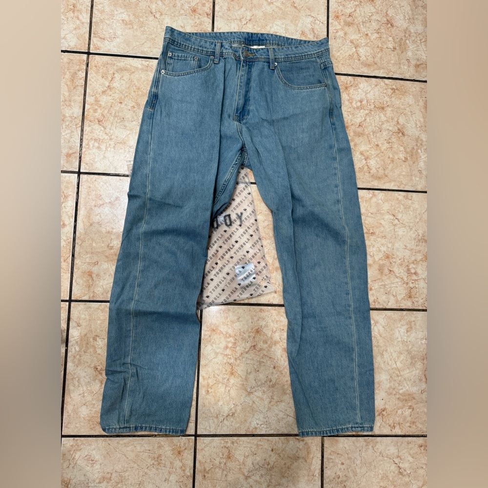 Men's Blue Straight-Leg Jeans - Classic Denim
